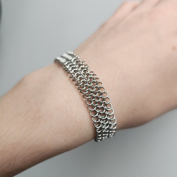 Vintage unique modern medieval dainty silver chain mail bracelet - Picture 7 of 11